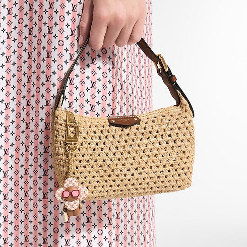 Hills Pochette 其他 Monogram 帆布 in 女士's 錢包及小型皮件 鏈條包及迷你包款 collections by Louis Vuitton (產品縮放)