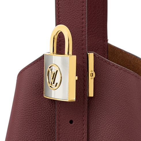 Low Key Hobo MM H33 in 女士's 時尚包款 女生包包總覽 collections by Louis Vuitton (產品縮放)
