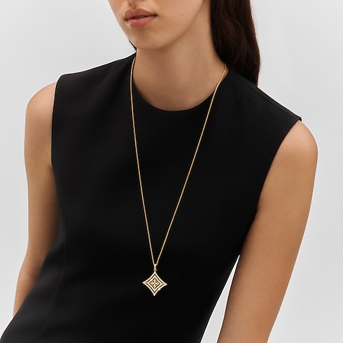 Idylle Blossom 黃K金配鑽石圓牌 in 珠寶系列's 按類別瀏覽 高級珠寶總覽 collections by Louis Vuitton (產品縮放)