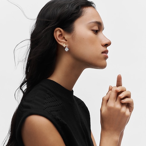 Idylle Blossom 黃K金及白K金配鑽石雙面單枚耳釘 in 珠寶系列's 按類別瀏覽 耳環 collections by Louis Vuitton (產品縮放)