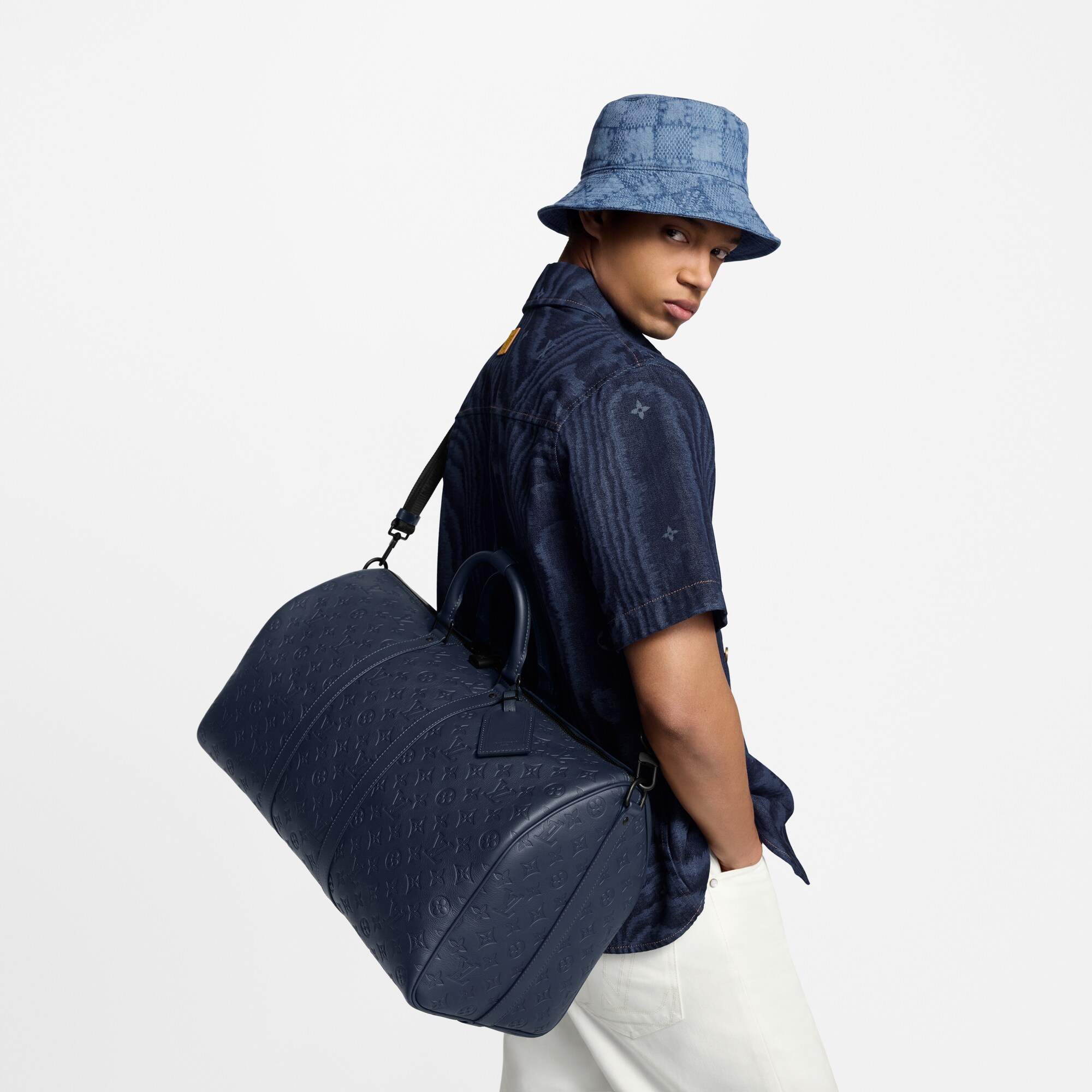 Keepall Bandoulière 50 Monogram Shadow in 時尚包包及小型皮件