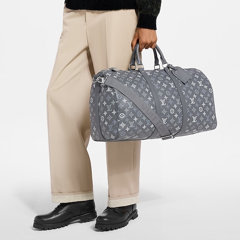 Keepall Bandouliere 50 Monogram Shadow 皮革 in 行李箱及旅行用品's 旅行袋 總覽 collections by Louis Vuitton (產品縮放)