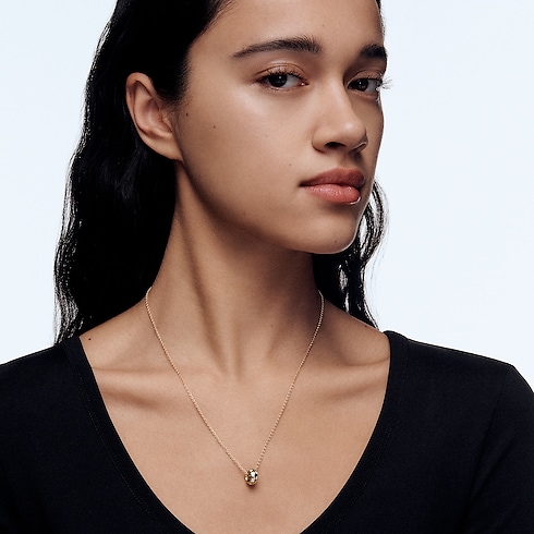 Le Damier de Louis Vuitton 項鍊 - 配黃K金及鑽石 in 珠寶系列's 按類別瀏覽 項鍊吊墜 collections by Louis Vuitton (產品縮放)