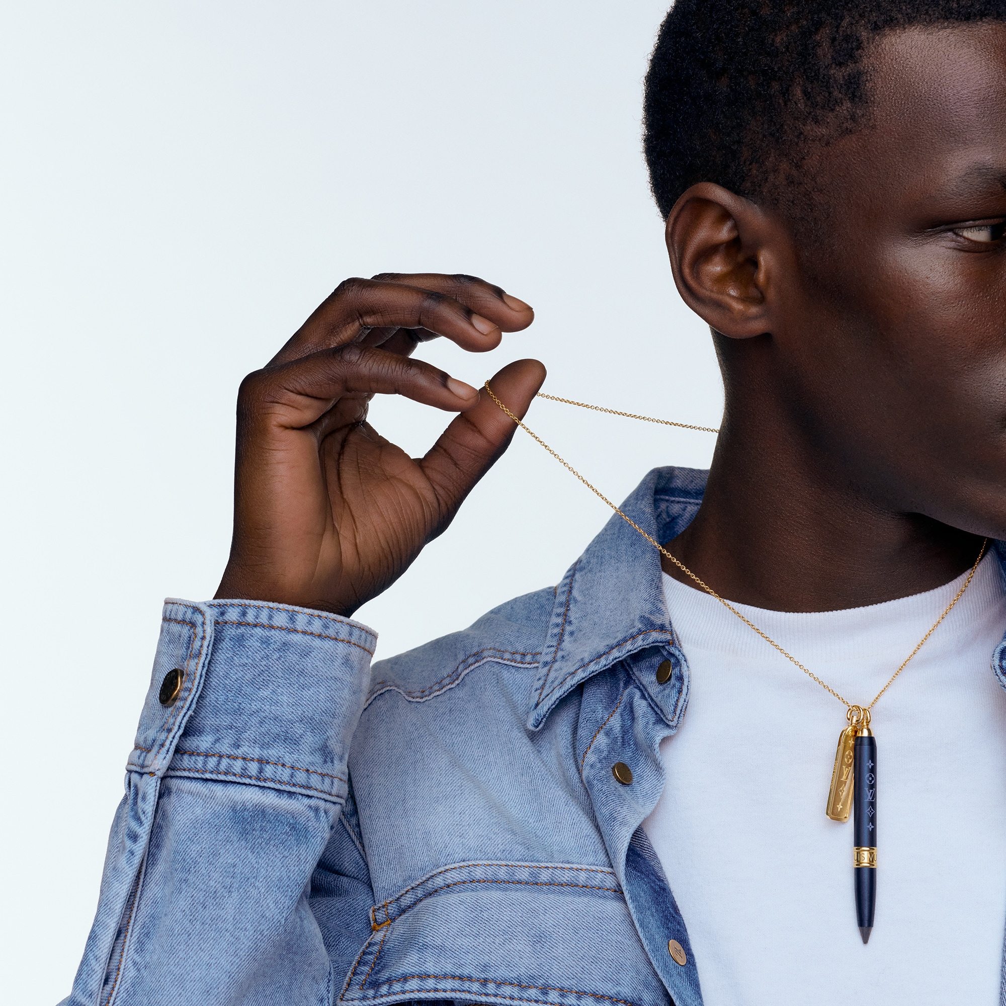 Les Gastons Vuitton Designer 吊墜 - 配黃K金及鈦金屬  in Les Extraordinaires