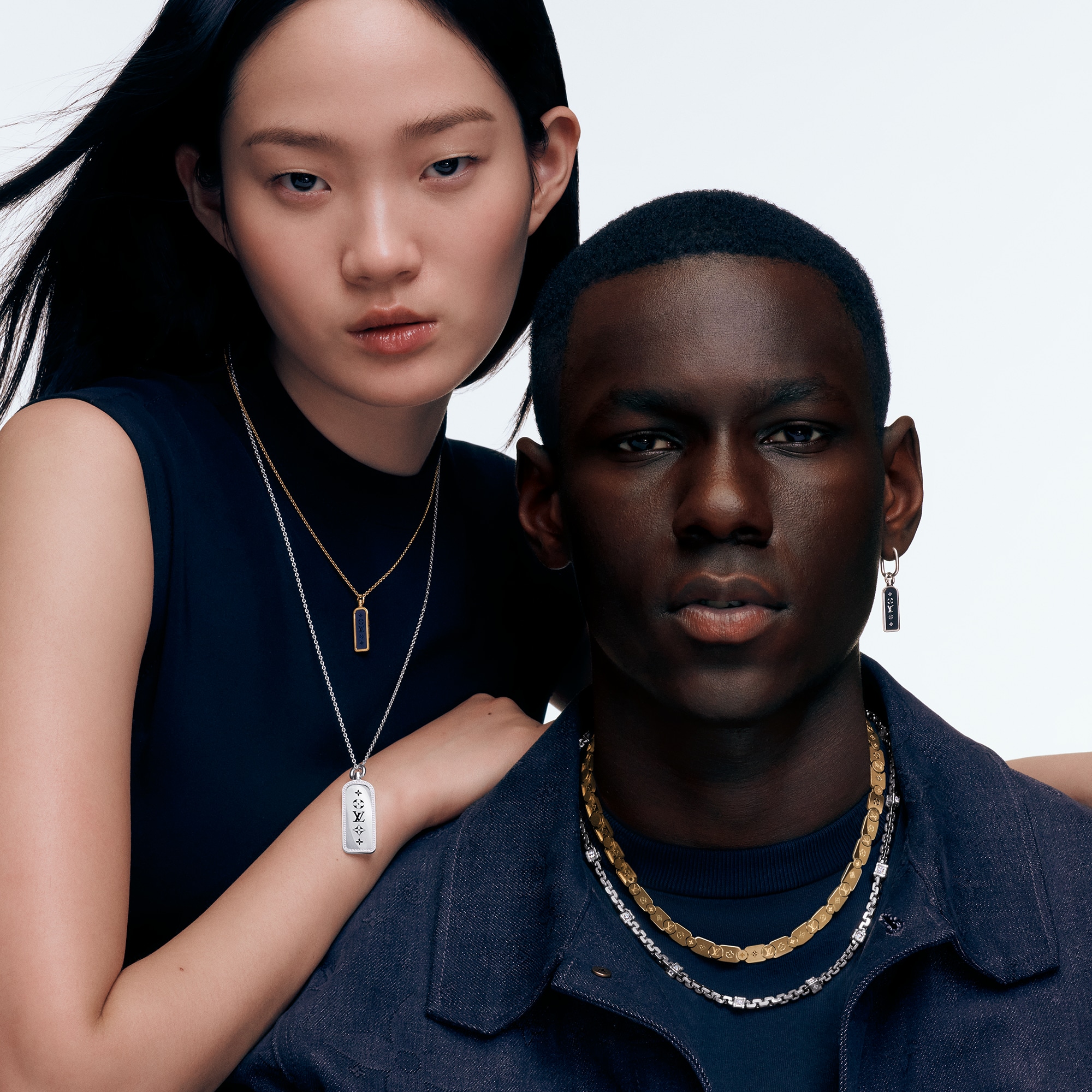 Les Gastons Vuitton Small Tag 吊墜 - 配黃K金及鈦金屬  in Les Extraordinaires