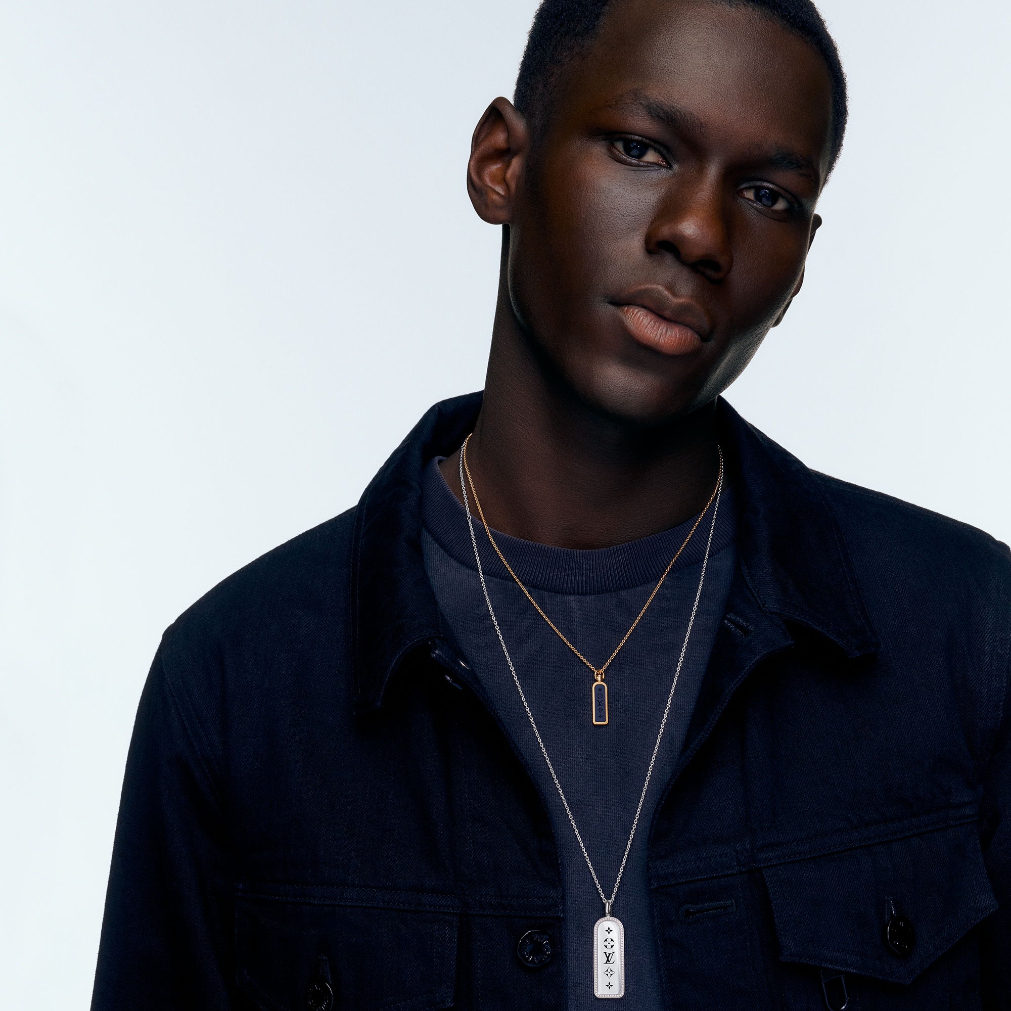 Les Gastons Vuitton Small Tag 吊墜 - 配黃K金及鈦金屬  in Les Extraordinaires