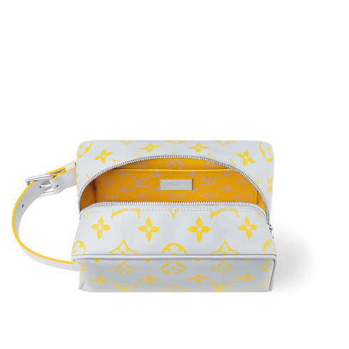Locker Dopp Kit Monogram Other 帆布 in 男士's 旅遊用品 旅遊配件 collections by Louis Vuitton (產品縮放)