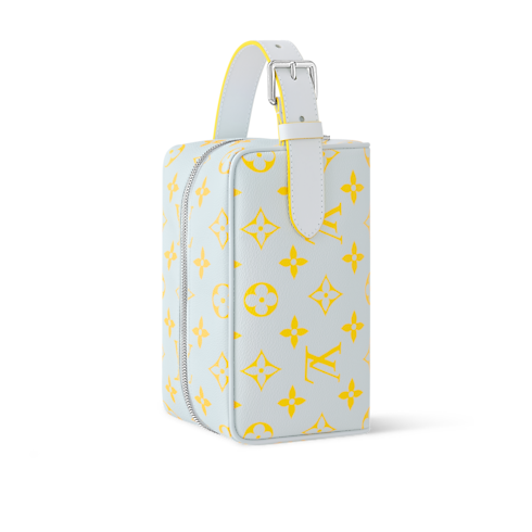 Locker Dopp Kit Monogram Other 帆布 in 男士's 旅遊用品 旅遊配件 collections by Louis Vuitton (產品縮放)