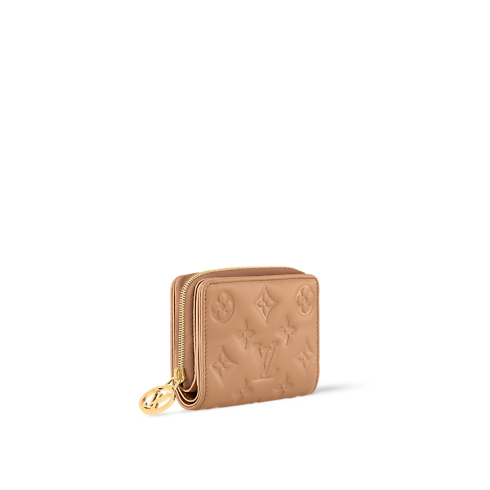 Lou 錢包 Coussin in 女士's 錢包及小型皮件 女裝錢包、皮夾及小型皮件總覽 collections by Louis Vuitton (產品縮放)