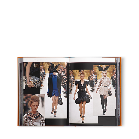 Louis Vuitton Catwalk in 行李箱、旅行用品及家居精品's 書庫及文具 精裝書籍 collections by Louis Vuitton (產品縮放)