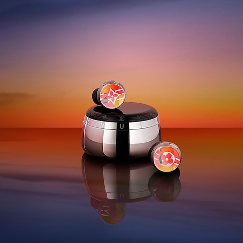 Louis Vuitton Horizon Light Up 耳機 - 紅色漸變橙色 in 行李箱、旅行用品及家居精品's 科技產品及配件 音響產品、智能腕錶及配件 collections by Louis Vuitton (產品縮放)