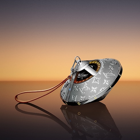 Louis Vuitton Horizon Light Up 擴音器 - 銀色 in 行李箱、旅行用品及家居精品's 科技產品及配件 音響產品、智能腕錶及配件 collections by Louis Vuitton (產品縮放)