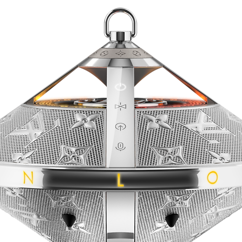 Louis Vuitton Horizon Light Up 擴音器 - 銀色 in 行李箱、旅行用品及家居精品's 科技產品及配件 音響產品、智能腕錶及配件 collections by Louis Vuitton (產品縮放)