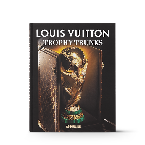 Louis Vuitton Trophy Trunks in 行李箱、旅行用品及家居精品's 書庫及文具 精裝書籍 collections by Louis Vuitton (產品縮放)