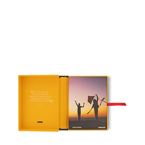 Louis Vuitton Virgil Abloh 珍藏版 in 行李箱、旅行用品及家居精品's 書庫及文具 精裝書籍 collections by Louis Vuitton (產品縮放)