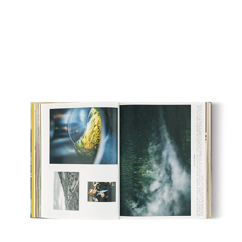 Louis Vuitton: A Perfume Atlas 法文版 in 行李箱、旅行用品及家居精品's 書庫及文具 精裝書籍 collections by Louis Vuitton (產品縮放)