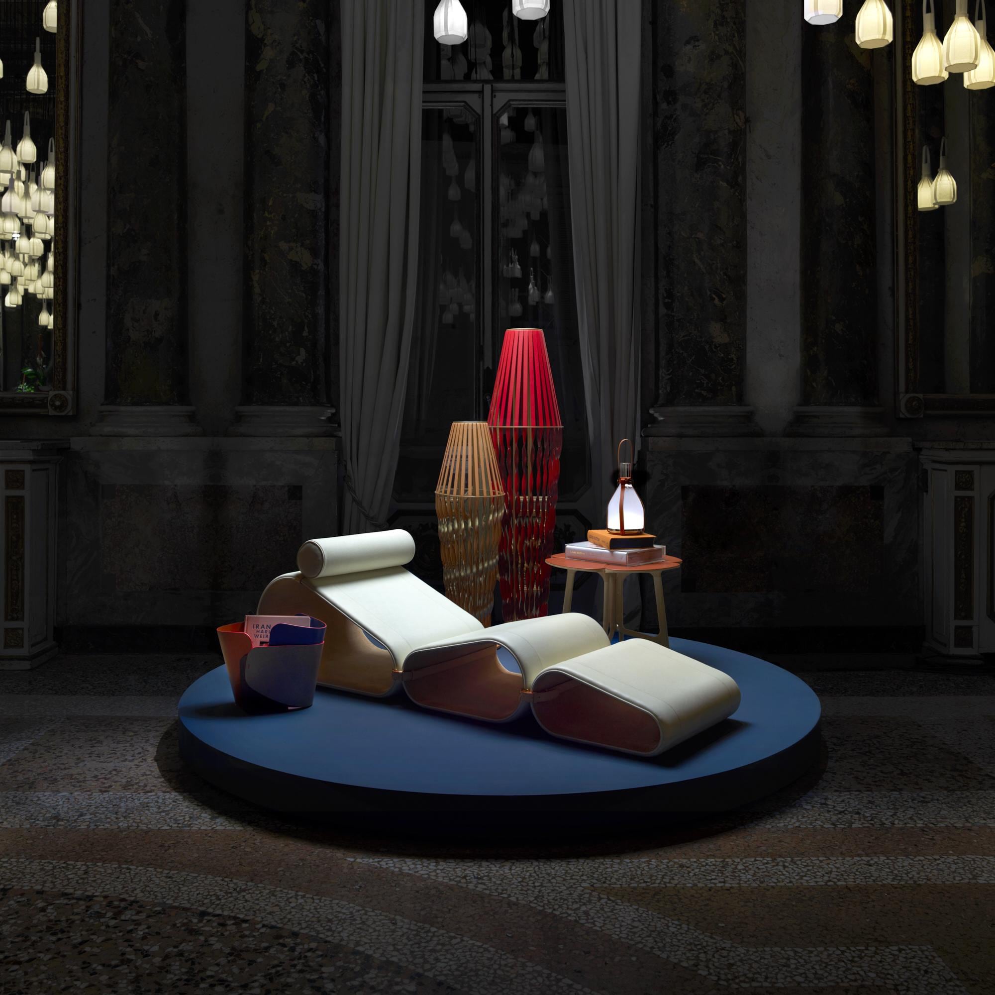Lounge Chair By Marcel Wanders  in 行李箱、旅行用品及家居精品