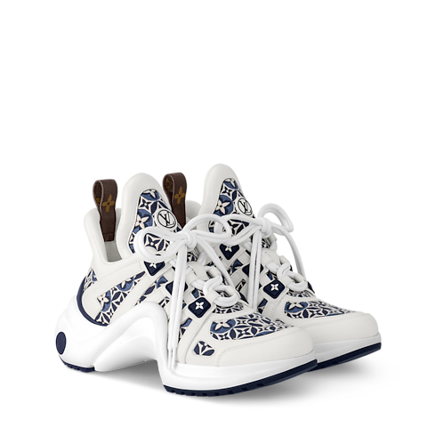 Pochette Eva Monogram 帆布 in 女士's 錢包及小型皮件 鏈條包及迷你包款 collections by Louis Vuitton