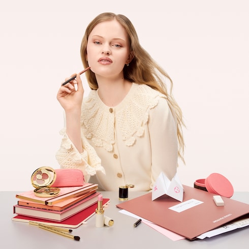 LV Crayon - 唇線筆 - 190 in 香水及彩妝系列's 彩妝禮品 } collections by Louis Vuitton