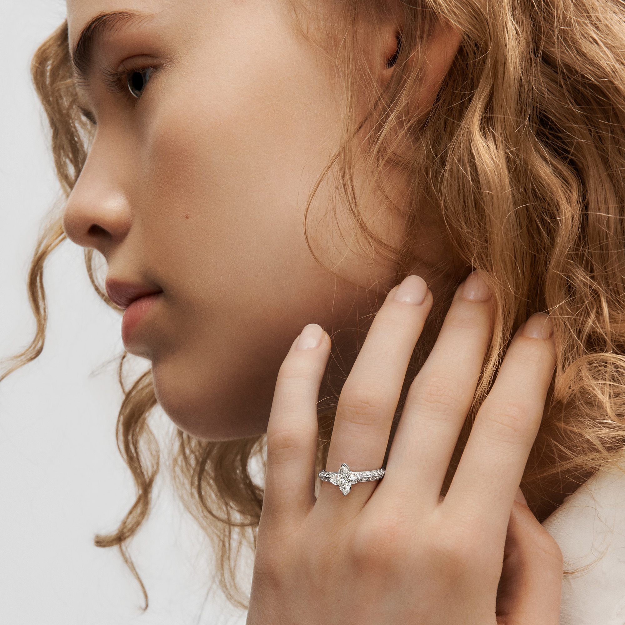 LV Diamonds Pavé Solitaire 戒指 - 配LV Monogram Star 切割鑽石  in 珠寶系列