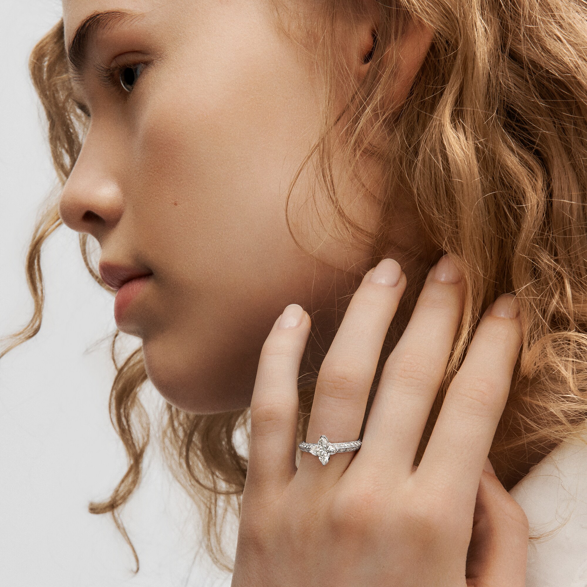 LV Diamonds Pavé Solitaire 戒指 - 配LV Monogram Star 切割鑽石  in 珠寶系列