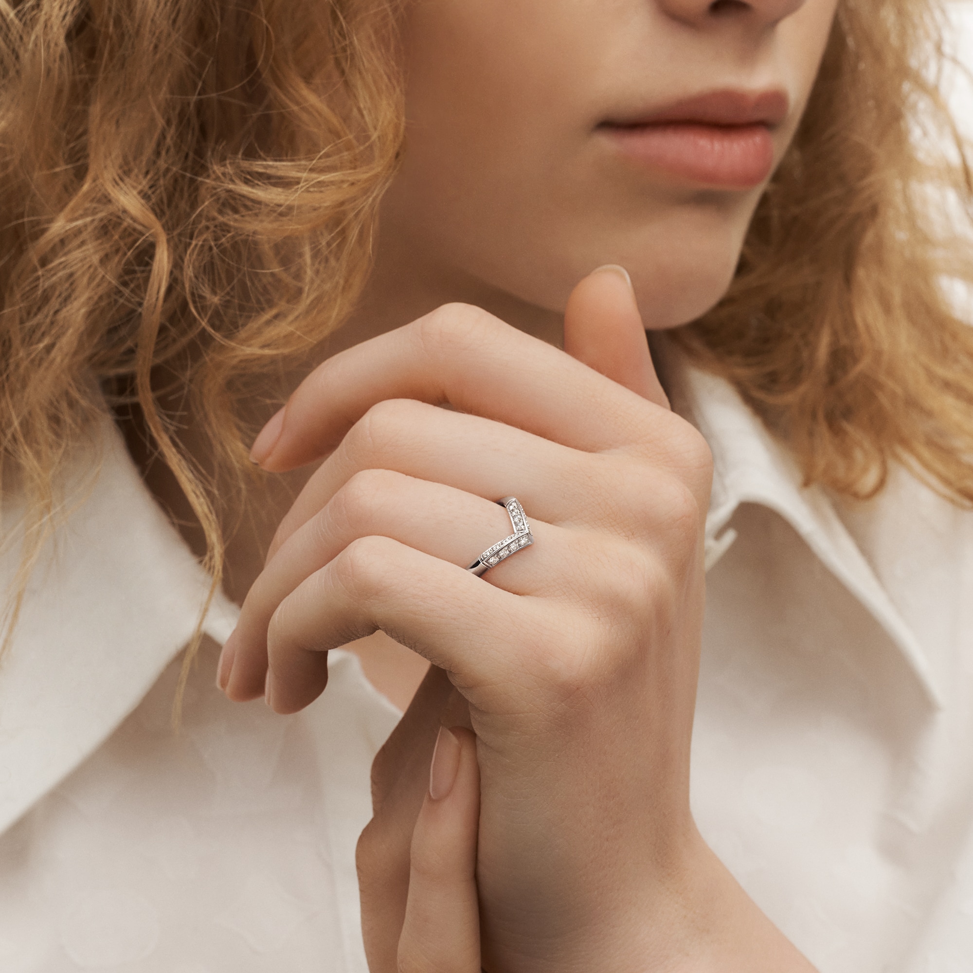 LV Diamonds Pavé V 戒指 - 配鉑金  in 珠寶系列