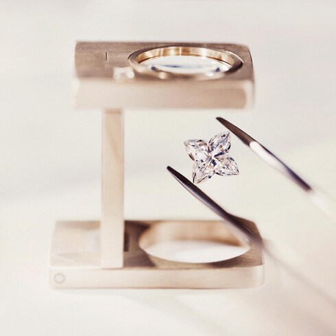 LV Diamonds 單枚耳釘 - 配 LV Monogram Star 切割鑽石 in 珠寶系列's 按系列瀏覽 LV Diamonds 系列 collections by Louis Vuitton