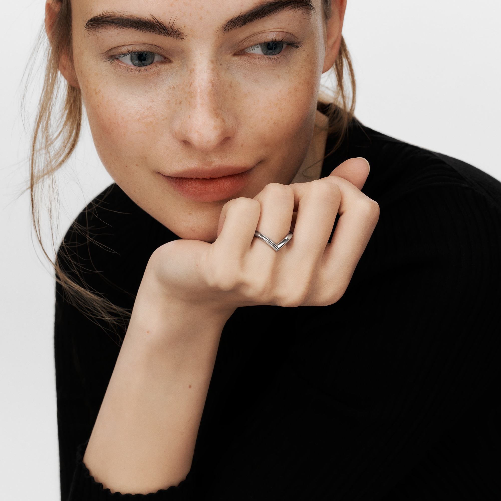 LV Diamonds V 戒指 - 配鉑金  in 珠寶系列