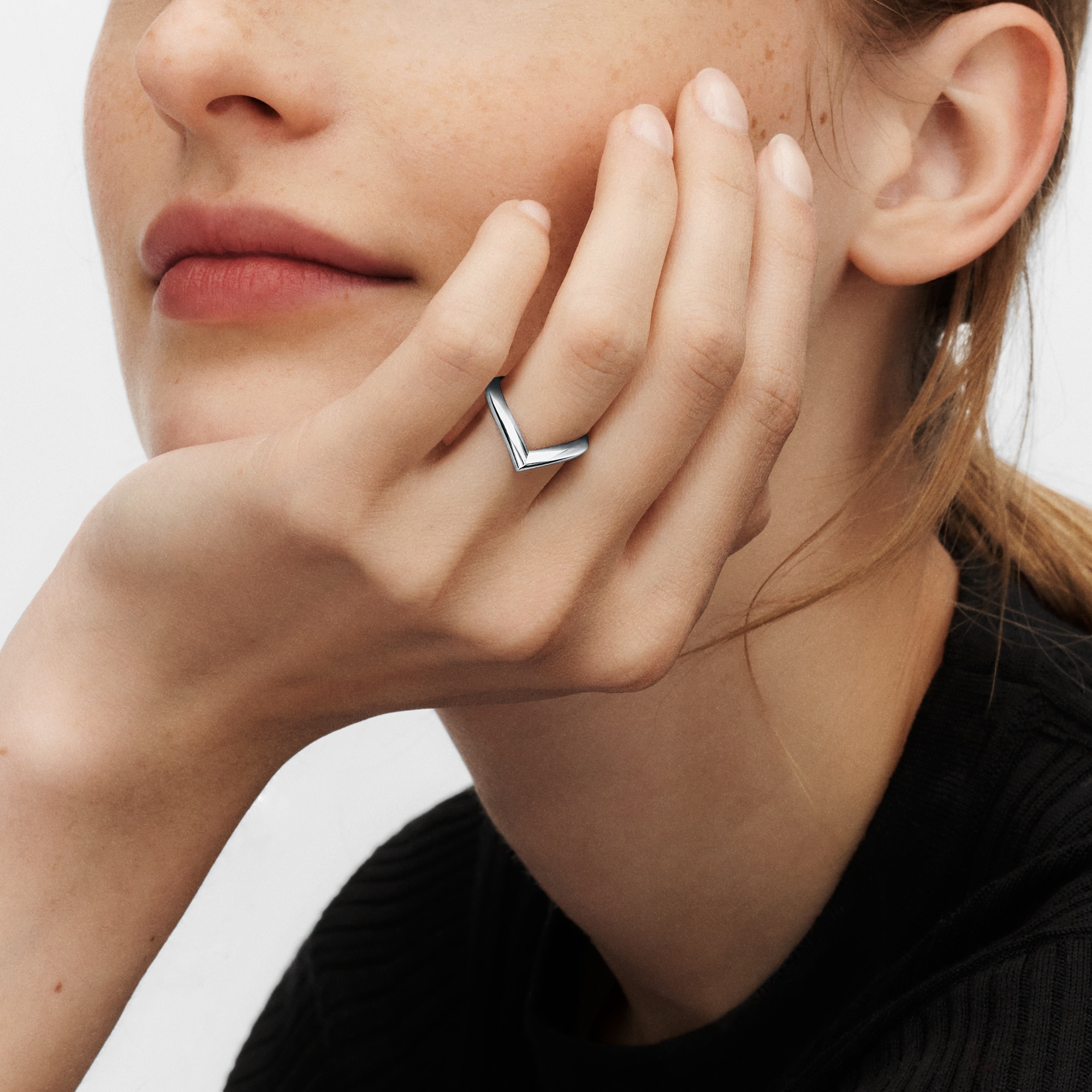 LV Diamonds V 戒指 - 配鉑金  in 珠寶系列