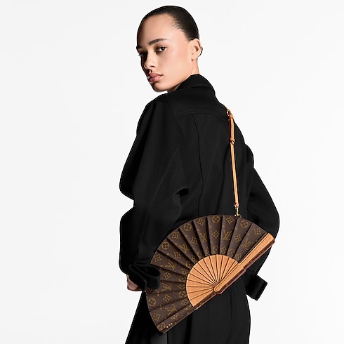 LV Fan Monogram 帆布 in 女士's 時尚包款 女生包包總覽 collections by Louis Vuitton (產品縮放)