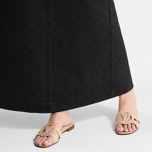 LV Isola 平底涼鞋 in 女士's 鞋履系列 露跟涼鞋 collections by Louis Vuitton (產品縮放)