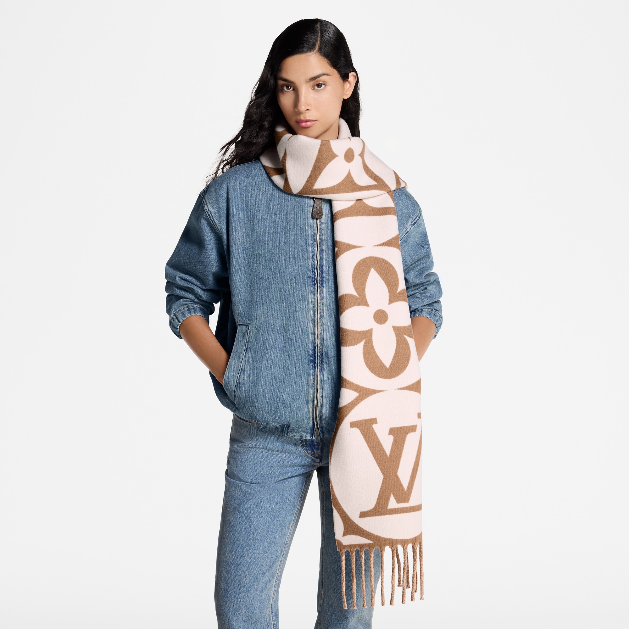 LV Medallion 圍巾 . in 女士