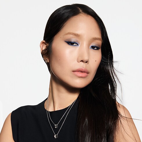LV Ombres - 眼影盤 - 950 in 香水及彩妝系列's 眼妝 } collections by Louis Vuitton (產品縮放)