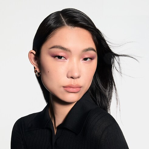 LV Ombres - 眼影盤蕊芯 - 350 in 香水及彩妝系列's 眼妝 } collections by Louis Vuitton (產品縮放)
