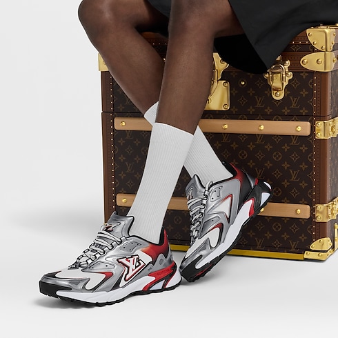 LV Runner Tatic 運動鞋 in 男士's 鞋履系列 運動鞋 collections by Louis Vuitton (產品縮放)