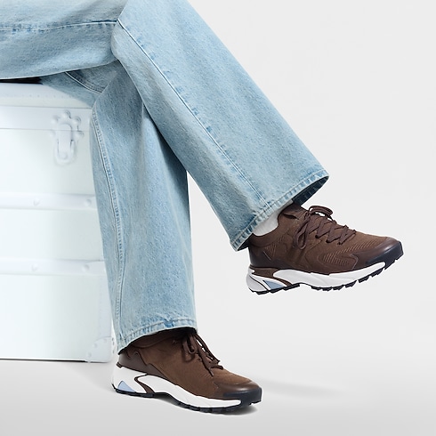 LV Runner Tatic 運動鞋 in 男士's 鞋履系列 便鞋和莫卡辛便鞋 collections by Louis Vuitton (產品縮放)