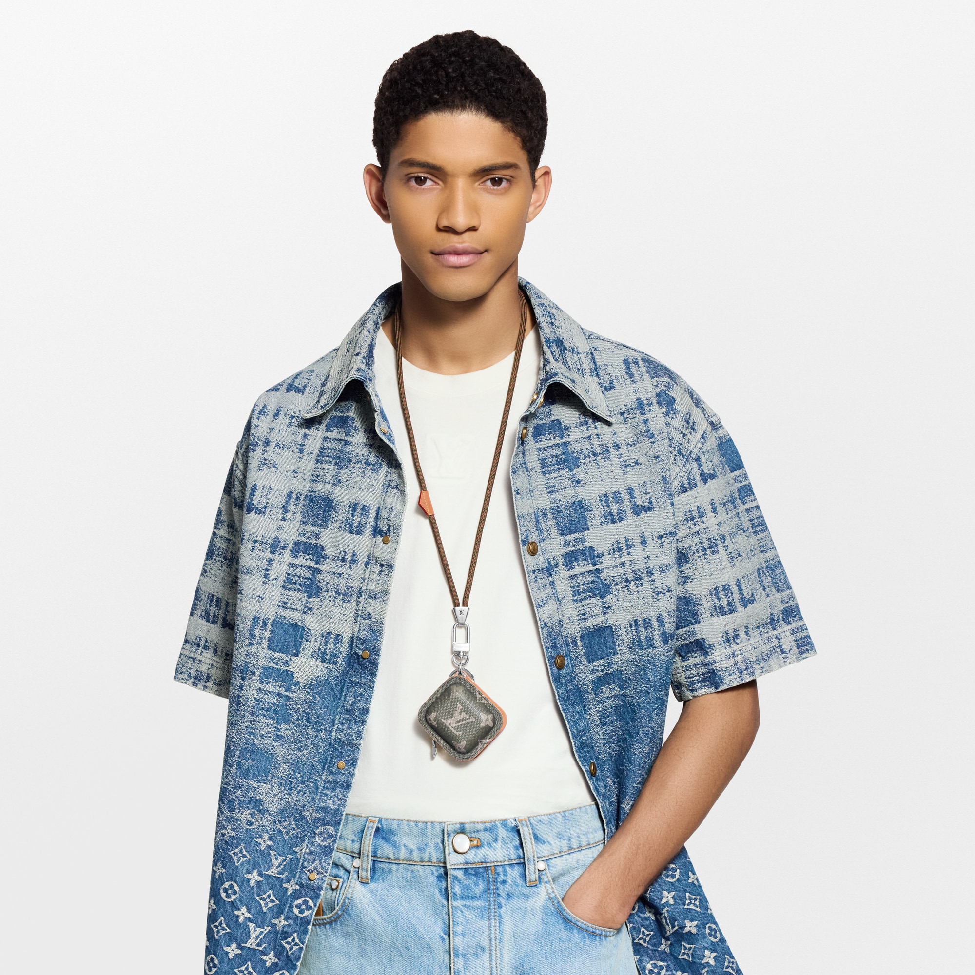 LV Tune 鎖匙扣及手袋吊飾 . in 男士