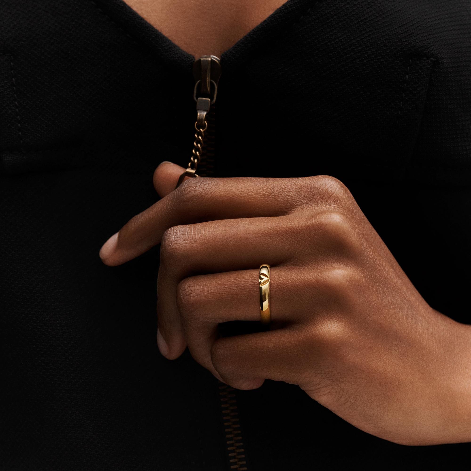 LV Volt Multi 黃K金婚戒  in 珠寶系列