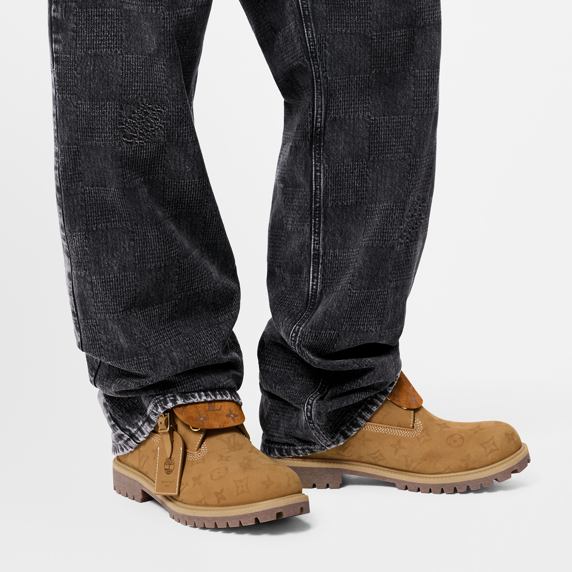 LV x Timberland 6寸短靴  in 男士
