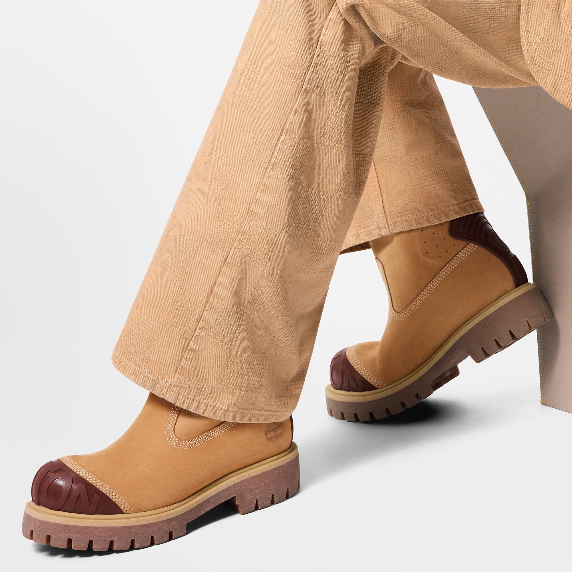 LV x Timberland 中筒靴  in 男士
