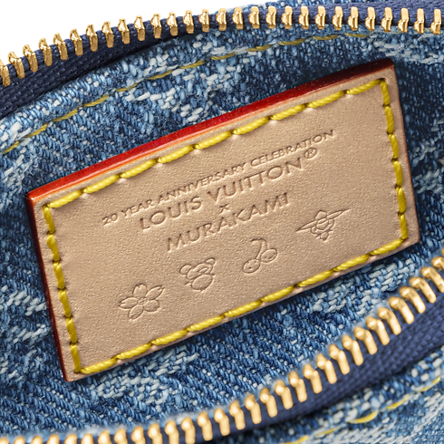 LV x TM Key Pouch Monogram Denim in 女士's 錢包及小型皮件 全新系列 collections by Louis Vuitton (產品縮放)