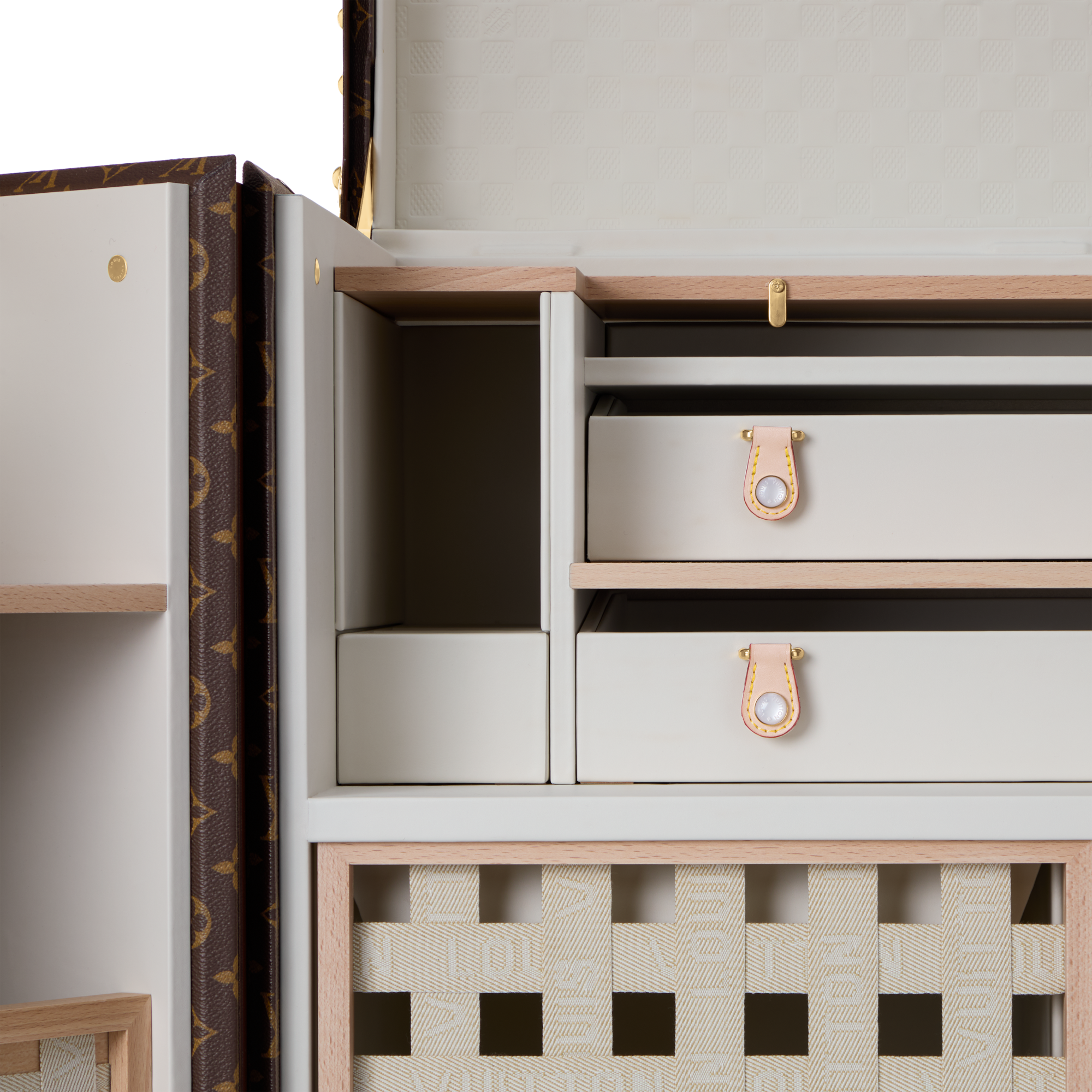 Malle Sake Monogram 帆布 in 行李箱、旅行用品及家居精品