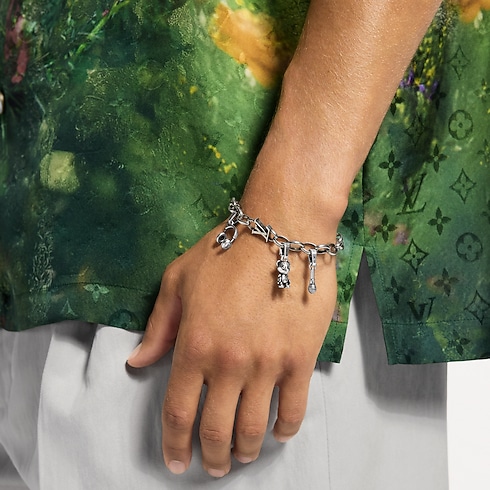 咪高峰吊飾 . in 男士's 時尚首飾 男裝時尚首飾總覽 collections by Louis Vuitton (產品縮放)