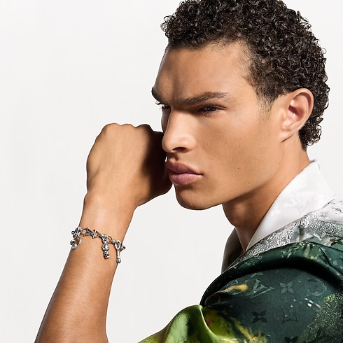咪高峰吊飾 . in 男士's 時尚首飾 男裝時尚首飾總覽 collections by Louis Vuitton (產品縮放)