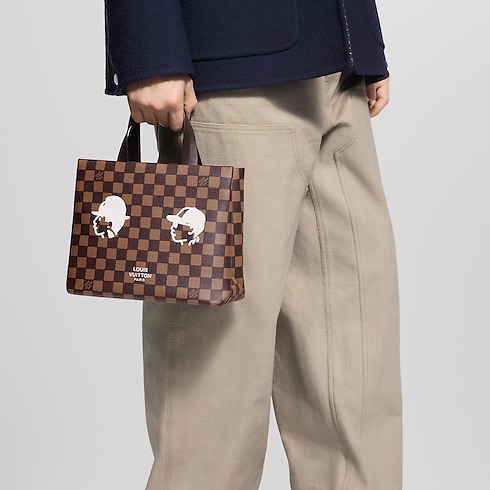 Mini Shopper Tote Damier Ebène 帆布 in 時尚包包及小型皮件's 男士時尚包包 全新系列 collections by Louis Vuitton (產品縮放)
