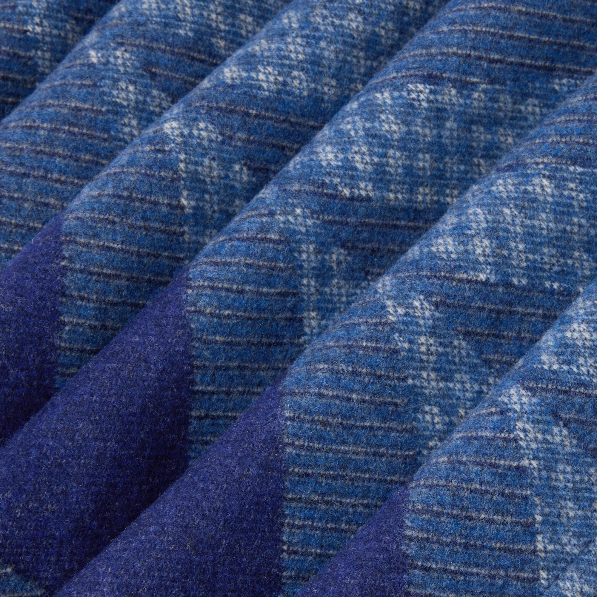 Mirage Damier 蓋毯  in 行李箱、旅行用品及家居精品