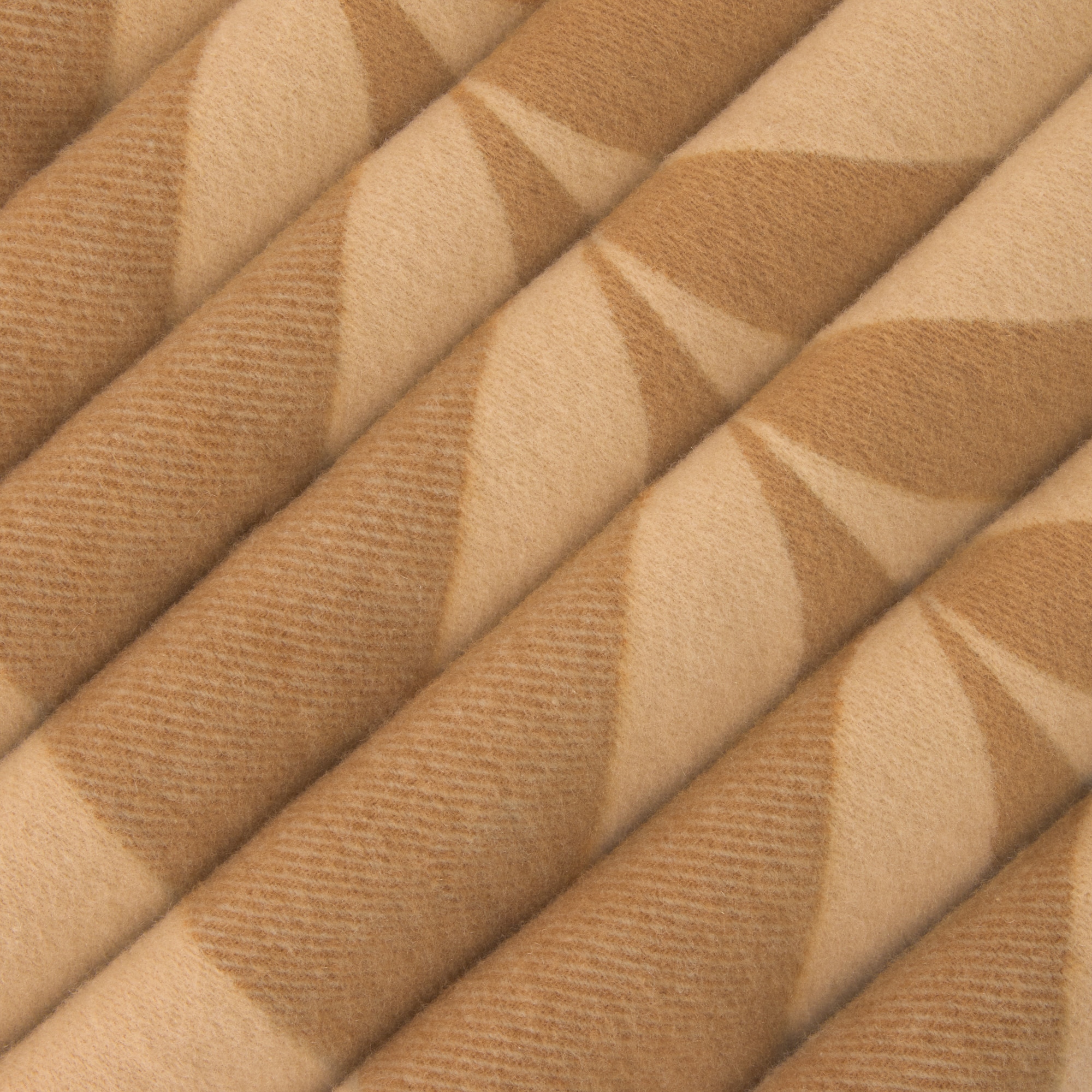 Mirage 蓋毯  in 行李箱、旅行用品及家居精品