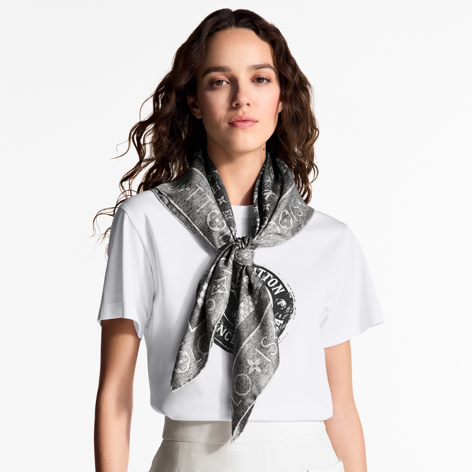 Monogram Infinity Denim 90方巾 . in 女士