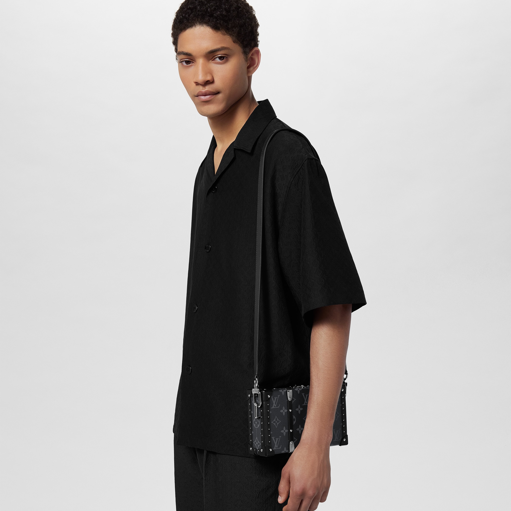 Neo Wallet Trunk Monogram Eclipse 帆布 in 行李箱、旅行用品及家居精品