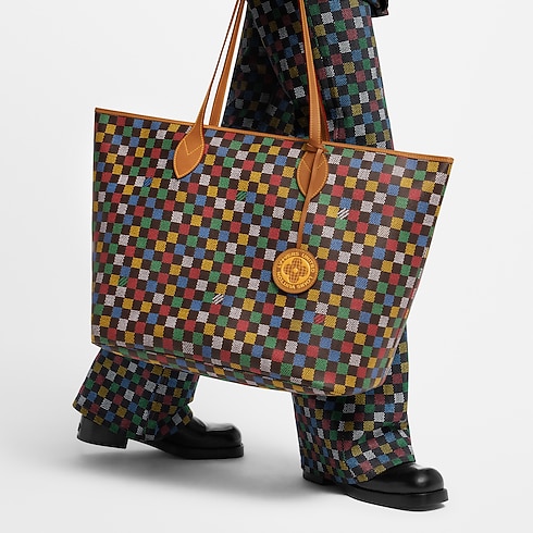 Nevereverfull Damier Ebène 帆布 in 男士's 旅遊用品 旅行包 collections by Louis Vuitton (產品縮放)
